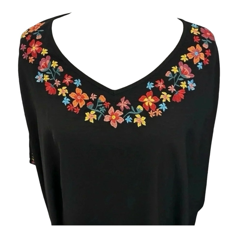 ODDI Women’s Poncho Size 2XL Black Embroidered Floral Details to V-Neck & Sleeve - Picture 2 of 12